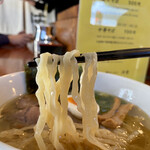 Hamando Ramen - コシを感じる平麺。