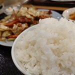 唐瓊家 - ごはん山盛り、おかわりOK。