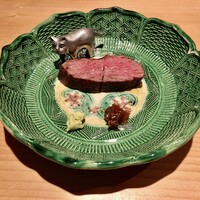 赤坂 藤田 - 和牛のさがり 山葵と玉ねぎ醤油