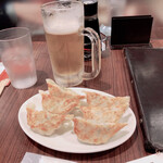 石庫門 - 餃子とビールです