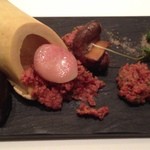 牛肉のタルタルと骨髄
