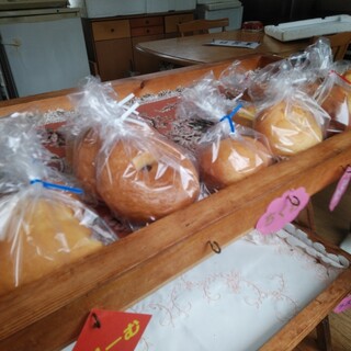 ばあばのパン屋_0