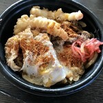 Hotto Motto - えび天牛とじかつ丼：490円