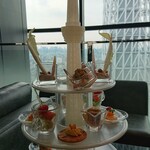 天空LOUNGE TOP of TREE - 8種の小さな前菜 アミューズタワー