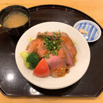 やなぎ町カフェ - ローストビーフ丼