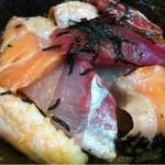 海鮮料理　魚盛 - 2012.4.21　山を崩すとこんなにたくさんの海鮮が…