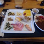 三笠天然温泉太古の湯・別館旅籠 - 取った惣菜類とカレー