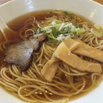 西村麺業 - 味はあっさり醤油で懐かしい味。ただ、この麺をラーメンでいただくのはんー~