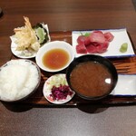 天房 - まぐろ刺身定食