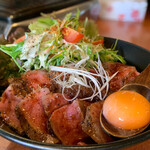 焼肉ホルモン金龍 - 野菜たっぷりステーキ丼大¥1180