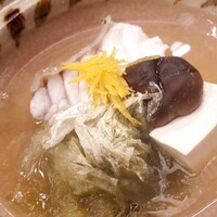 赤坂 菊乃井 - クエ酒蒸し　豆腐　椎茸　薬味ぽん酢