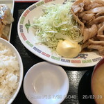 謝謝ラーメン - 生姜焼き定食 \880