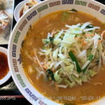 謝謝ラーメン - みそラーメン定食 今日のもやしはやや多め;炒め方浅め