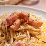 カルボナーラ専門店 ハセガワ - 厚切ベーコンのカルボナーラ@1,190円：ベーコンに寄ってみました