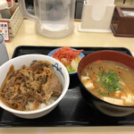 Matsuya - 得朝ミニプレミアム牛めし豚汁セット(440円)