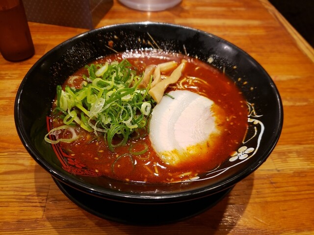 金澤濃厚豚骨ラーメン 神仙 品川品達店 （金澤濃厚豚骨ラーメン