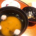 日本料理 都万麻 - なめこの味噌汁