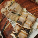 大衆酒場 フジヤ - 豚ばら串＆ピーマン豚チーズ串