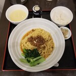 松の樹 - 厨房担々麺 ゴマ入り汁無し担々麺