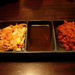 オモニの家 - 薬味ねぎ、タレ、肉味噌