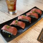 上野 和牛焼肉 USHIHACHI 極 - 特選和牛握り5貫（2145円税込）