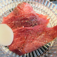 東京焼肉 一頭や コレド室町テラス店 - 松阪牛（モモ）
