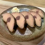 マルミツ水産 - 【かつお なまり節】なまり節自体に味は付いてないので、お好みで調味料をつけたりかけたりしていただきます。