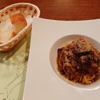 オステリア ガウダンテ 大阪駅前第4ビル店 - シェフお勧め！和牛ラグーの自家製タリオリーニ平日1,100円、パン2種とスープ付き