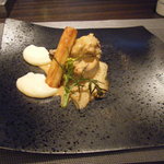 レストラン ラ フィネス - お肉料理：ブレス産　若鶏のバロティーヌ、オマール海老が香るクリームソース　ジャガイモノピューレ