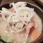 燗アガリ はなれ - 豚背脂モツ煮込み 大鍋で煮込んだもつ煮込みは美味しいんだ。優しい味わい。 大根、人参など野菜もたっぷり。