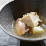 AUBE - 鮑と牛タンの薬膳スープ