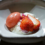 AUBE - 苺杏仁豆腐