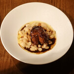 レストランユニック - 真牡蠣と白インゲンの赤ワイン煮