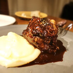 レストランユニック - 牛テールの赤ワイン煮込み