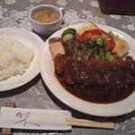 ジャンボ牛カツとライス