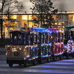 Les deux Bleue - お店の前を走ります