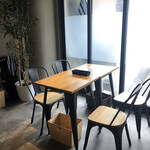 ターボラ - テーブル席