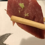 もとみや - まぐろ三昧１０００円。本マグロ中トロ。赤身と脂身のバランスがいい良く、とても美味しくいただきました（╹◡╹）