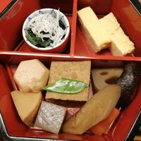 割烹 蒲焼 大沼 - お重の上段　どれも丁寧に作ってるのがよく伝わってくる