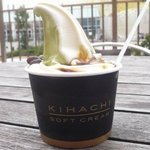 キハチ ソフトクリーム - 西尾抹茶＆バニラ　450円