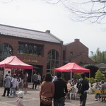 たねや日牟禮茶屋 - お向かいのクラブハリエさん