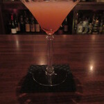 ウォータークラブ - シャルドネ、白桃、ザクロのカクテル