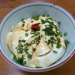 よってみん菜 - ゆずこしょう・専用醤油は豆腐丼には必需です。