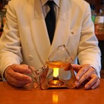 サンルーカルバー - アイリッシュ コーヒーを作ってます