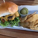 BUTCHER&BIRD - USDA Prime Dry Aged Double Cheeseburger、$16(税別)
