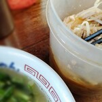 ふくちゃんラーメン - 薬味(肉もやし)