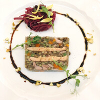 ラ・トゥーエル - フォアグラと野菜のテリーヌ