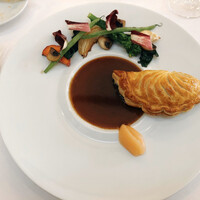 ラ・トゥーエル - 鹿肉のパイ包み焼き