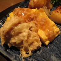 霞庭 まつばら - 出汁巻き玉子とポテトサラダ、生野菜1