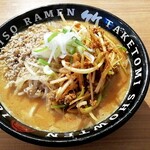 百年味噌ラーメン 竹富商店 - 味噌らーめんに辛ねぎトッピング　豚骨は少しクドイかも